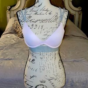 Victoria Secrets PINK sports bra